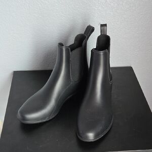 Black Chelsea Boots